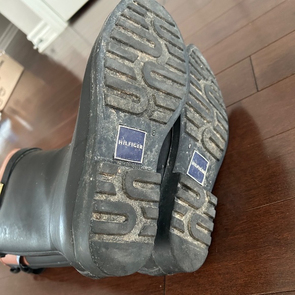 Tommy Hilfiger Rain Boots - Picture 5 of 11